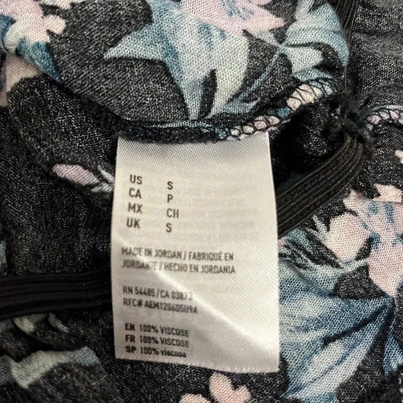 AMERICAN EAGLE off shoulder cropped top - Picture 3 of 3